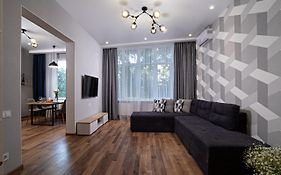 Arcadia Hills Apartment